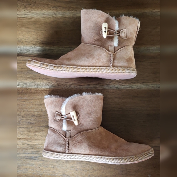UGG Garnet Sherling Toggle Bootie in Chestnut Tan - Picture 10 of 10